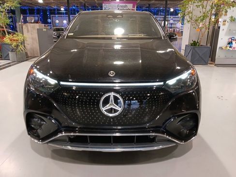 Certified 2023 Mercedes-Benz EQE 500 4MATIC SUV w/ Pinnacle Trim Package image 3