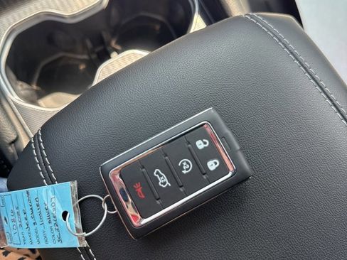 New 2025 Jeep Grand Cherokee Limited image 24