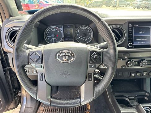 Used 2020 Toyota Tacoma TRD Off-Road image 17