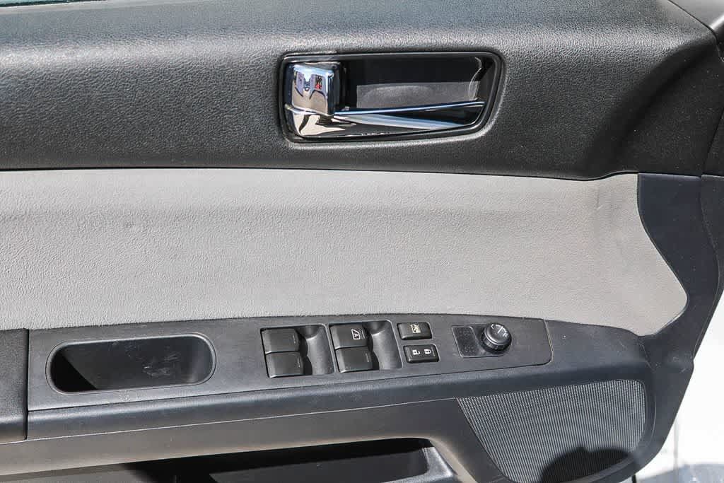 Used 2012 Nissan Sentra 2.0 SR w/ Special Edition Pkg FWD image 22