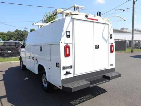 Used 2021 GMC Savana 3500 w/ Power Convenience Package RWD image 3