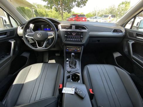 Used 2023 Volkswagen Tiguan SE w/ Panoramic Sunroof Package AWD/4WD image 15