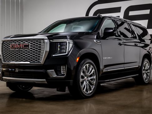 Used 2023 GMC Yukon XL Denali AWD/4WD image 25
