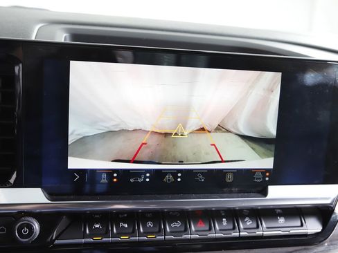 Used 2024 Chevrolet Silverado 1500 LTZ image 19