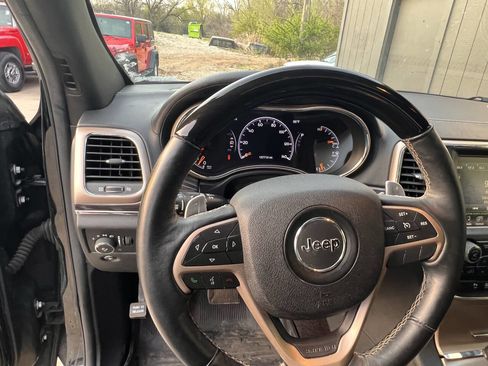 Used 2019 Jeep Grand Cherokee Limited w/ Luxury Group II AWD/4WD image 21
