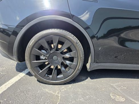 Used 2023 Tesla Model Y Long Range AWD/4WD image 6