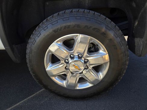 Used 2022 Chevrolet Silverado 2500 LTZ w/ Z71 Chrome Sport Edition AWD/4WD image 3