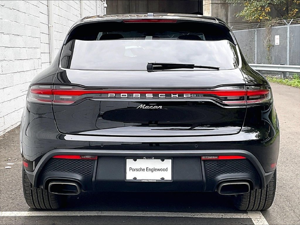 Certified 2023 Porsche Macan AWD/4WD image 9