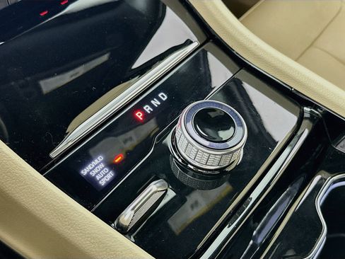 Used 2023 Jeep Grand Cherokee L Limited AWD/4WD image 17