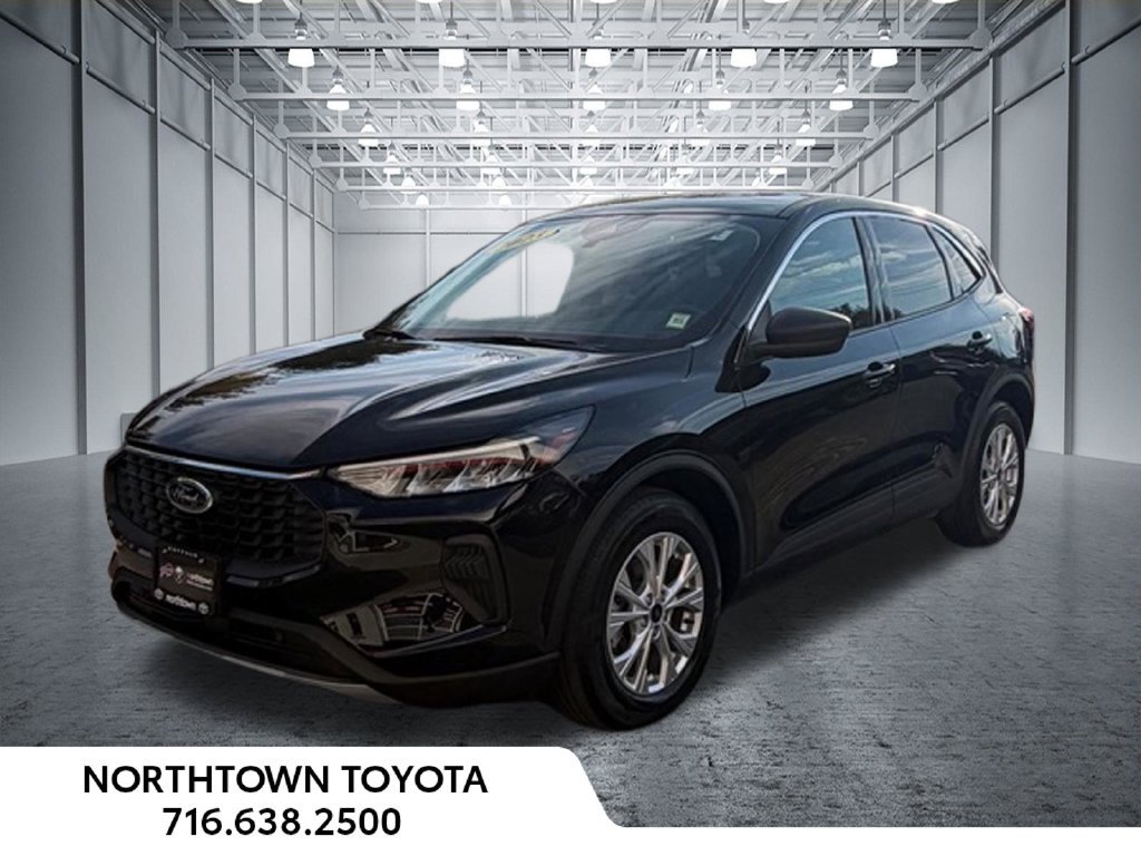 Used 2023 Ford Escape Active w/ Cold Weather Package FWD image 23