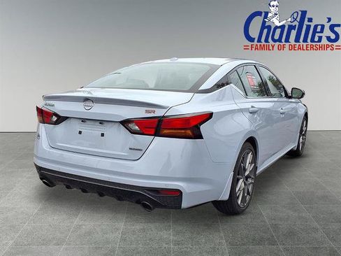 Certified 2024 Nissan Altima 2.0 SR FWD image 4