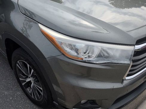 Used 2016 Toyota Highlander XLE AWD/4WD image 6