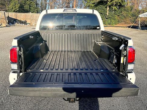 Used 2020 Toyota Tacoma Limited image 8