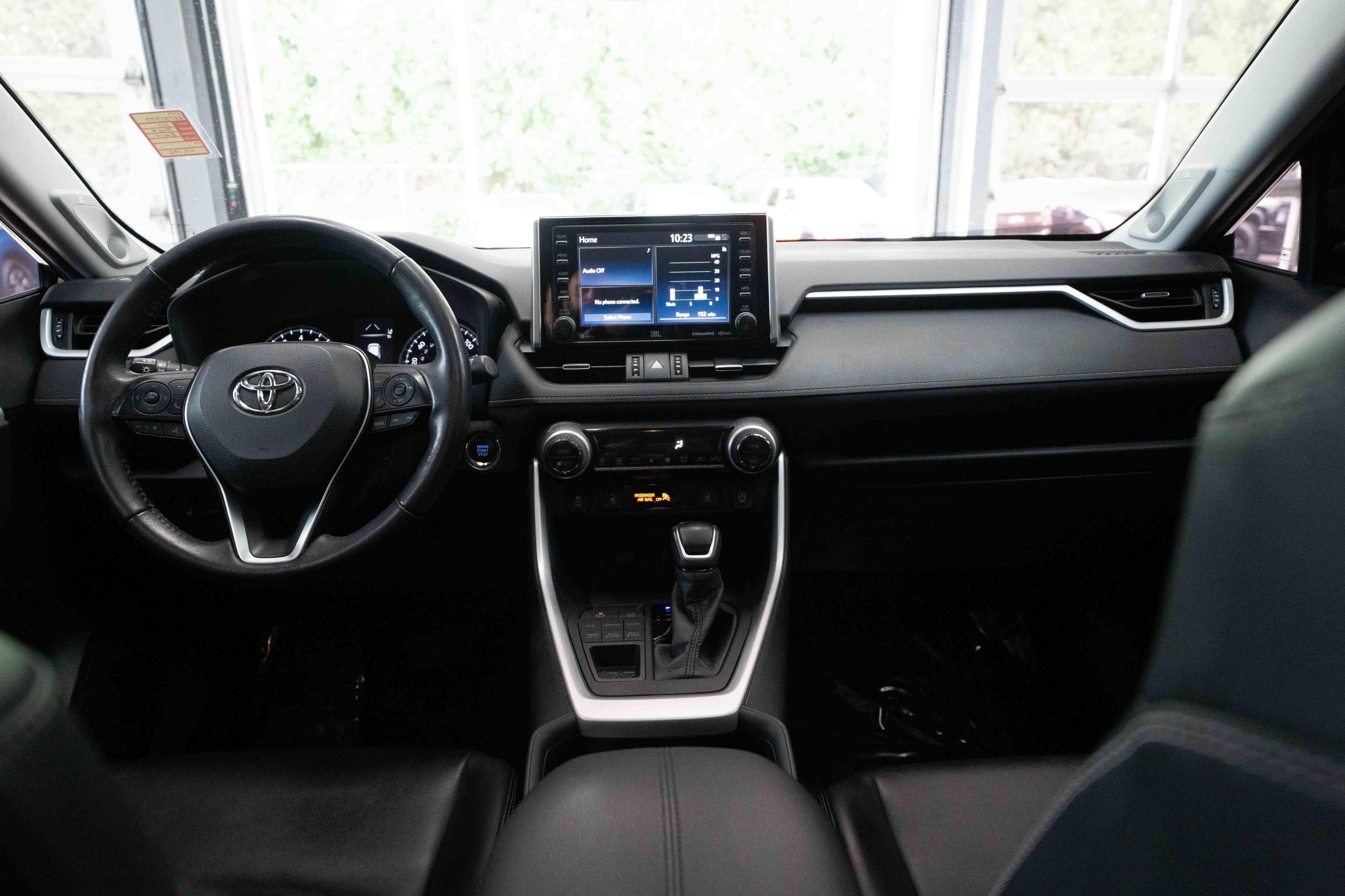 Used 2020 Toyota RAV4 XLE Premium AWD/4WD image 20