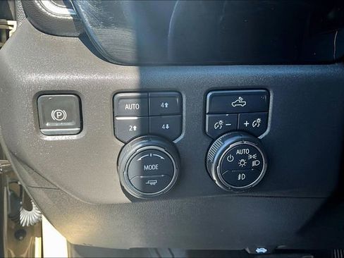 Used 2022 Chevrolet Silverado 1500 LT Trail Boss w/ Protection Package AWD/4WD image 15