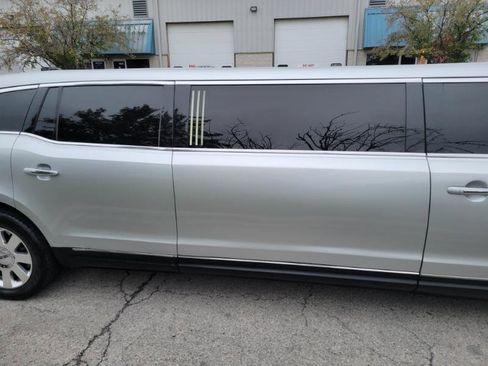 Used 2013 Lincoln MKT Limo AWD image 15