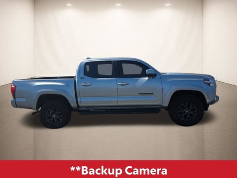 Used 2022 Toyota Tacoma SR5 w/ Technology Package image 4