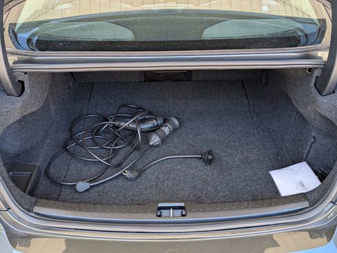 Used 2021 Volvo S60 T8 R-Design Expression image 18