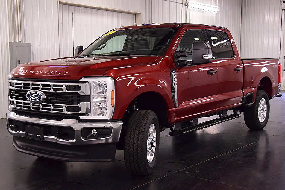 New 2027 Ford F250 XLT w/ Snow Plow Prep Package AWD/4WD image 3