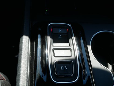 Certified 2025 Honda Pilot Black Edition image 24