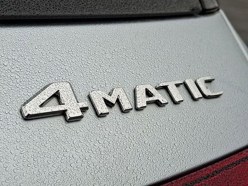 Used 2024 Mercedes-Benz GLE 450e 4MATIC image 34