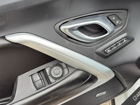 Used 2018 Chevrolet Camaro LT image 8