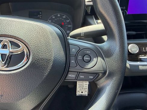 Used 2025 Toyota Corolla LE FWD image 25