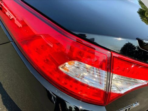 Used 2013 Kia Optima SX w/ Limited Pkg FWD image 29