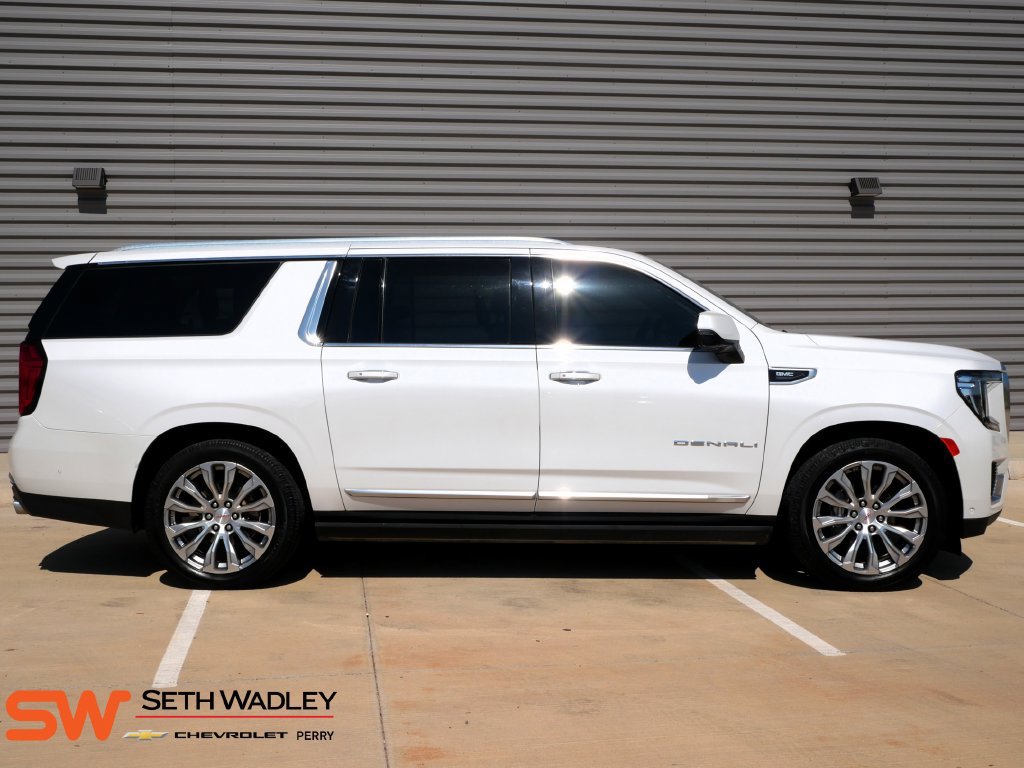 Used 2023 GMC Yukon XL Denali w/ Denali Reserve Package AWD/4WD image 2