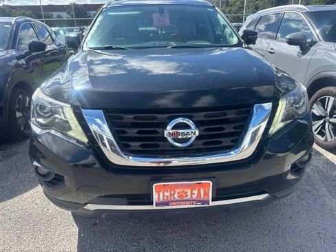 Used 2018 Nissan Pathfinder SL w/ SL Premium Package FWD image 3