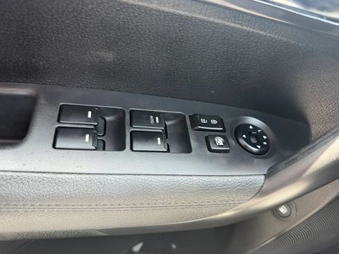 Used 2013 Kia Sorento LX w/ Convenience Pkg FWD image 15