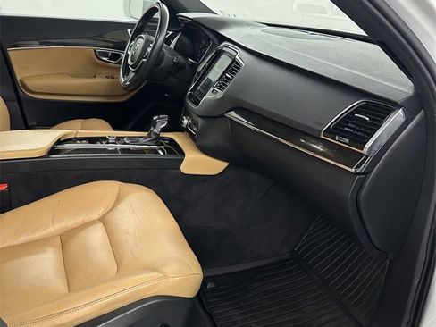 Used 2018 Volvo XC90 T6 Momentum w/ Convenience Package image 39