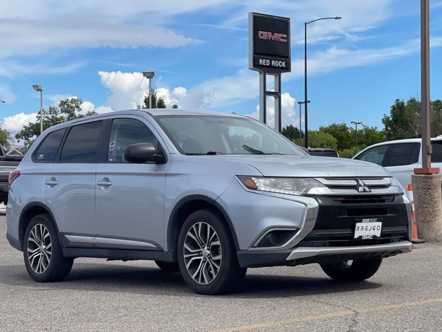 Used 2017 Mitsubishi Outlander ES FWD image 2