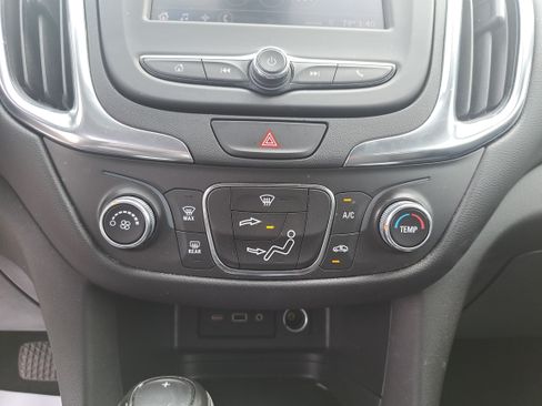 Used 2021 Chevrolet Equinox LT FWD image 21