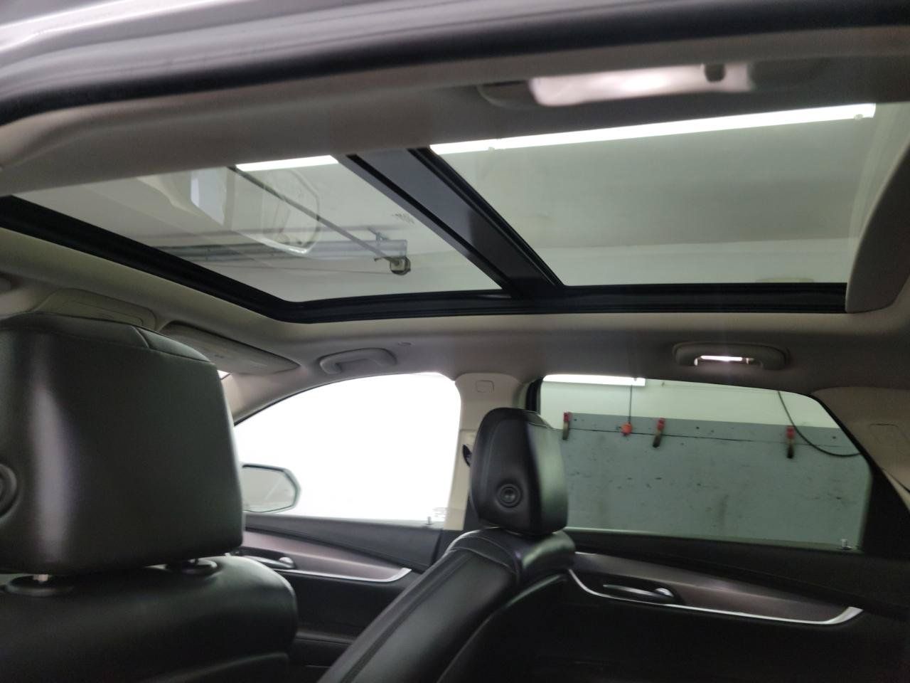 Used 2018 Cadillac XT5 Luxury w/ Driver Awareness Package AWD/4WD image 23