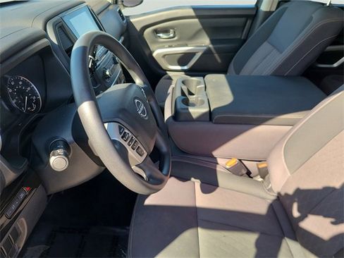 Used 2023 Nissan Titan SV image 21