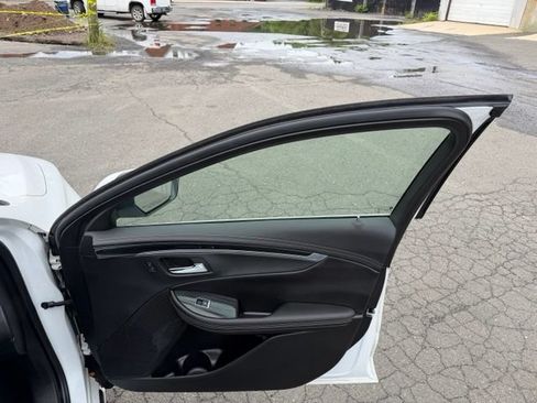 Used 2019 Chevrolet Impala LT FWD image 13