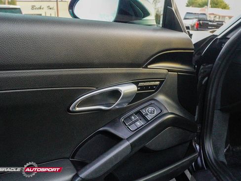 Used 2018 Porsche 718 Cayman image 17