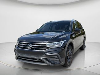 Used 2024 Volkswagen Tiguan SE FWD video 1