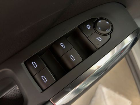 New 2026 Chevrolet Traverse LT w/ Sun and Wheel Package image 13