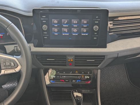 Used 2025 Volkswagen Jetta SE w/ Sunroof Package FWD image 26