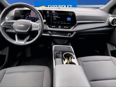 Used 2025 Chevrolet Equinox LT image 7