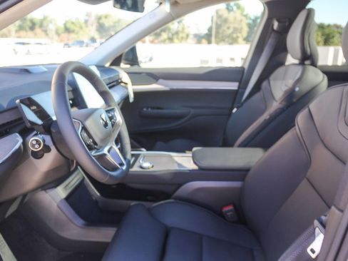New 2025 Volvo EX90 Plus image 20