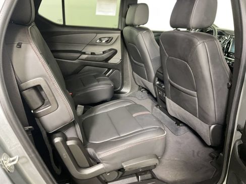 Used 2023 Chevrolet Traverse RS FWD image 24