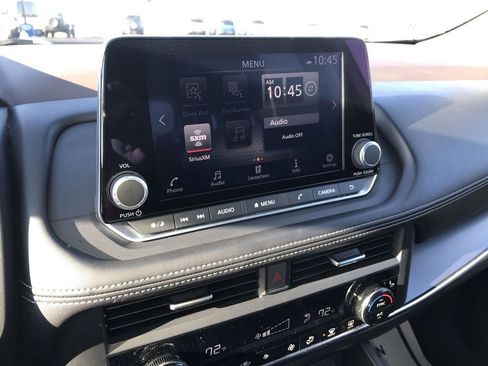 Used 2023 Nissan Rogue SV w/ SV Premium B Package image 16