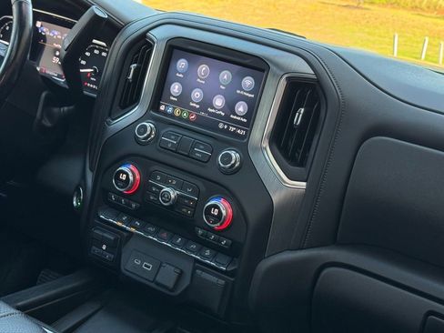 Used 2022 GMC Sierra 2500 Denali AWD/4WD image 25