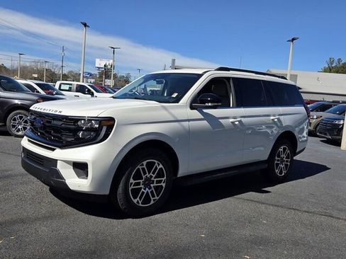 New 2026 Ford Expedition Active image 3