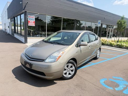 Used 2007 Toyota Prius Touring FWD image 1