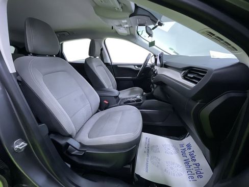 Used 2021 Ford Escape SE w/ SE Sport Appearance Package image 29