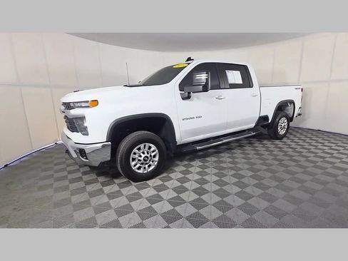 Used 2025 Chevrolet Silverado 2500 LT w/ Convenience Package AWD/4WD image 48